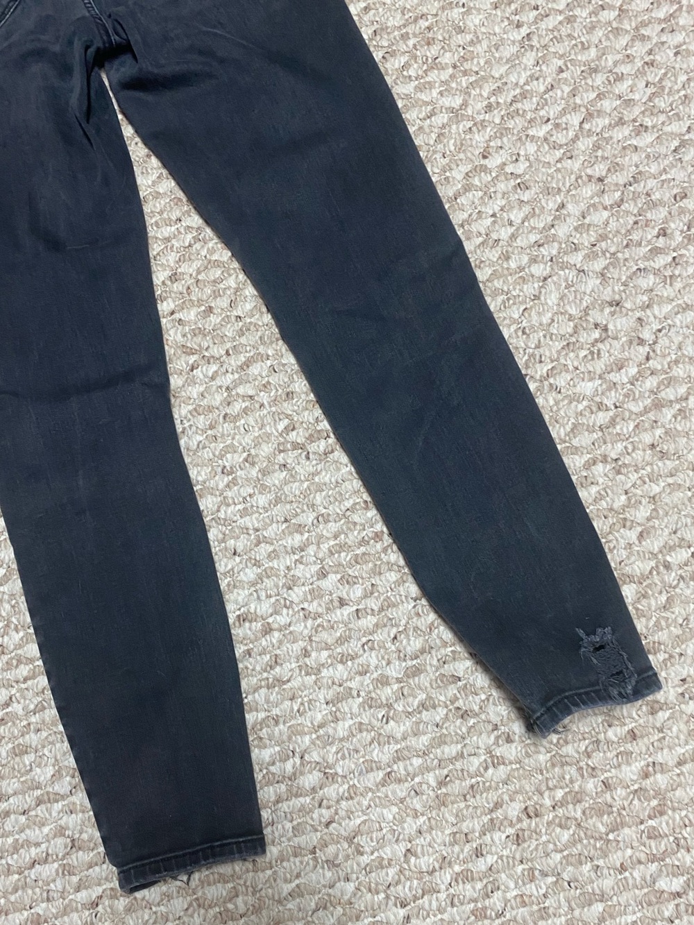AMERICAN EAGLE DISTRESSED SUPER HIGH RISE JEGGINGS JEANS LUXE STRETCH - SIZE 8 - Picture 5 of 9